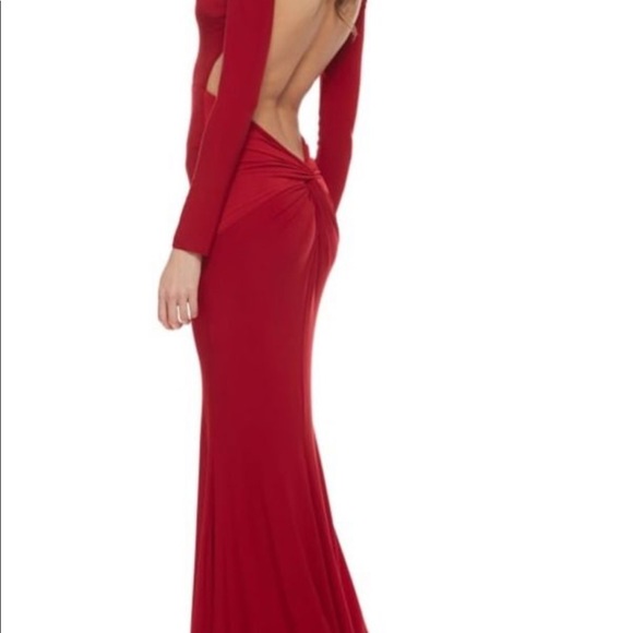 Red backless gown *NWT*❤️ never worn!!! - Picture 5 of 5
